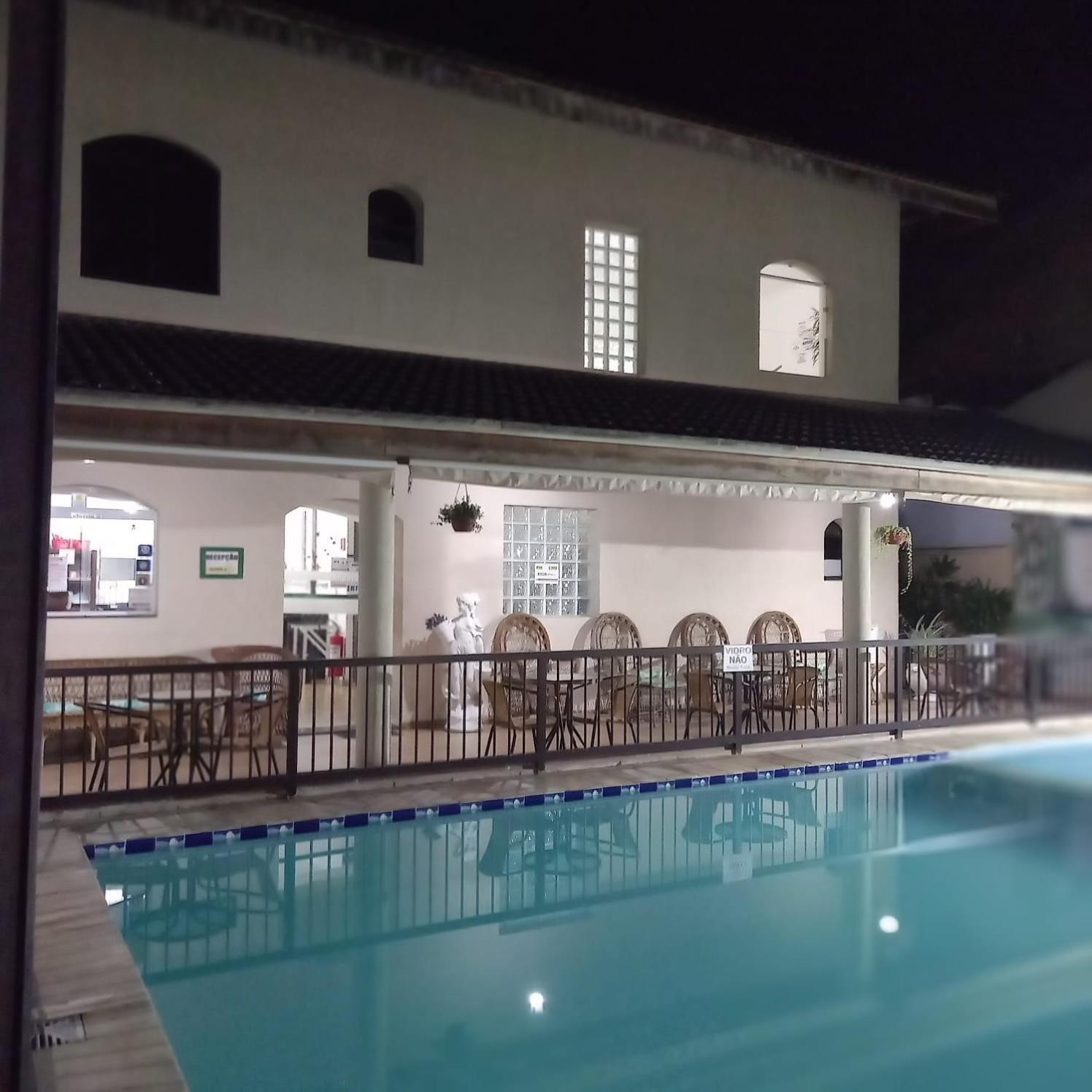 Pousada Parque Suites Estacionamento E Piscina Гуаружа Екстериор снимка