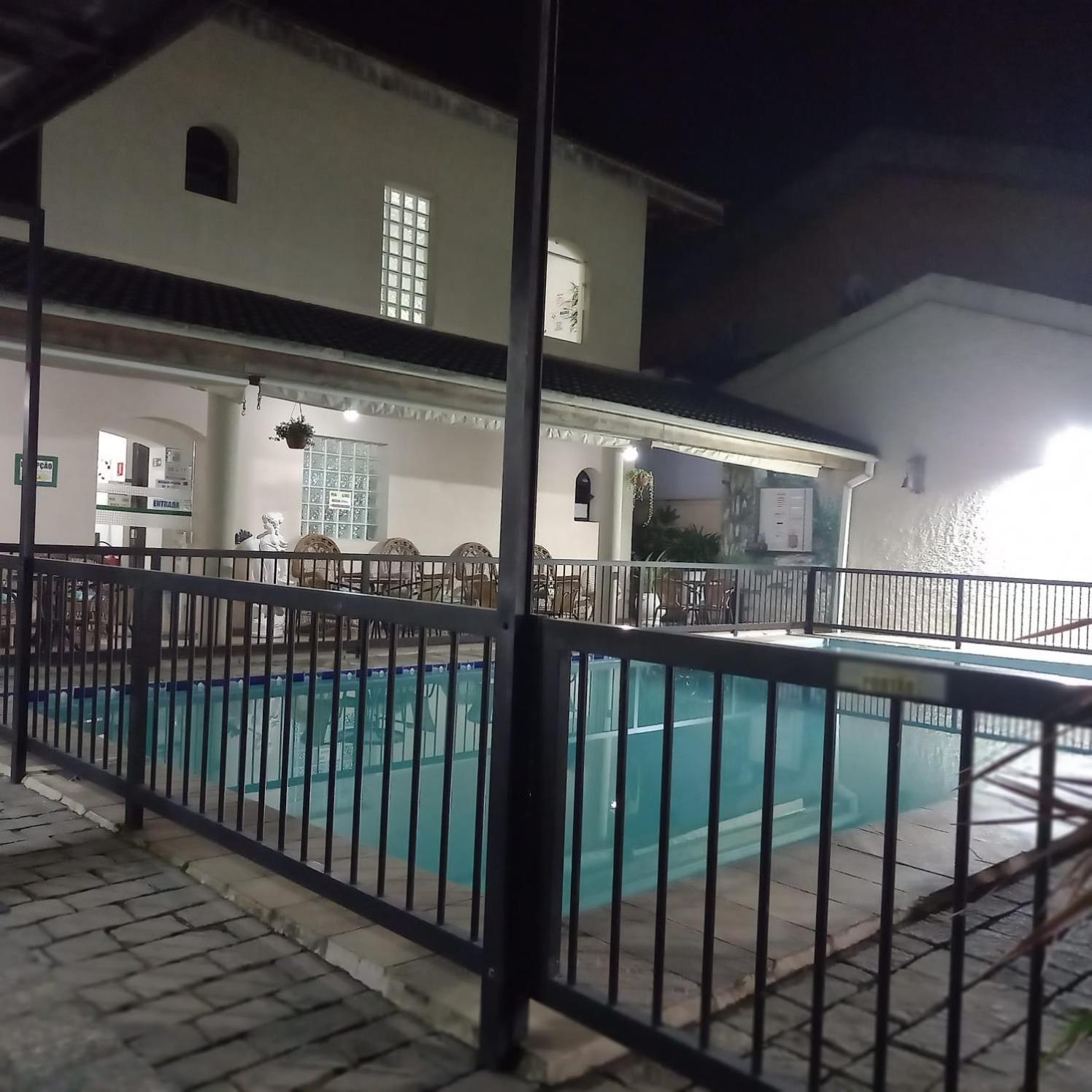 Pousada Parque Suites Estacionamento E Piscina Гуаружа Екстериор снимка
