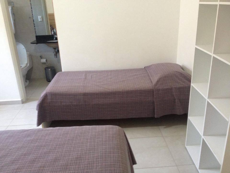 Pousada Parque Suites Estacionamento E Piscina Гуаружа Стая снимка