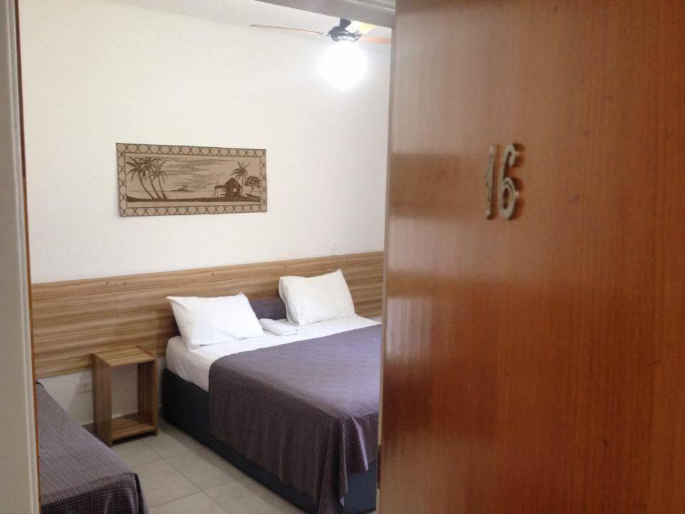 Pousada Parque Suites Estacionamento E Piscina Гуаружа Стая снимка