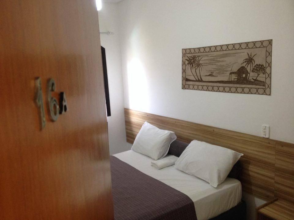 Pousada Parque Suites Estacionamento E Piscina Гуаружа Стая снимка