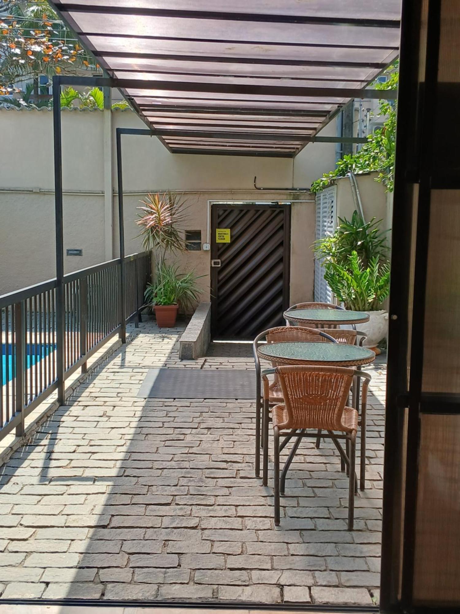Pousada Parque Suites Estacionamento E Piscina Гуаружа Екстериор снимка