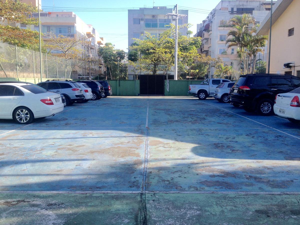 Pousada Parque Suites Estacionamento E Piscina Гуаружа Екстериор снимка